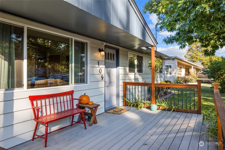 Property Photo: 109 E 17th Avenue WA 98926