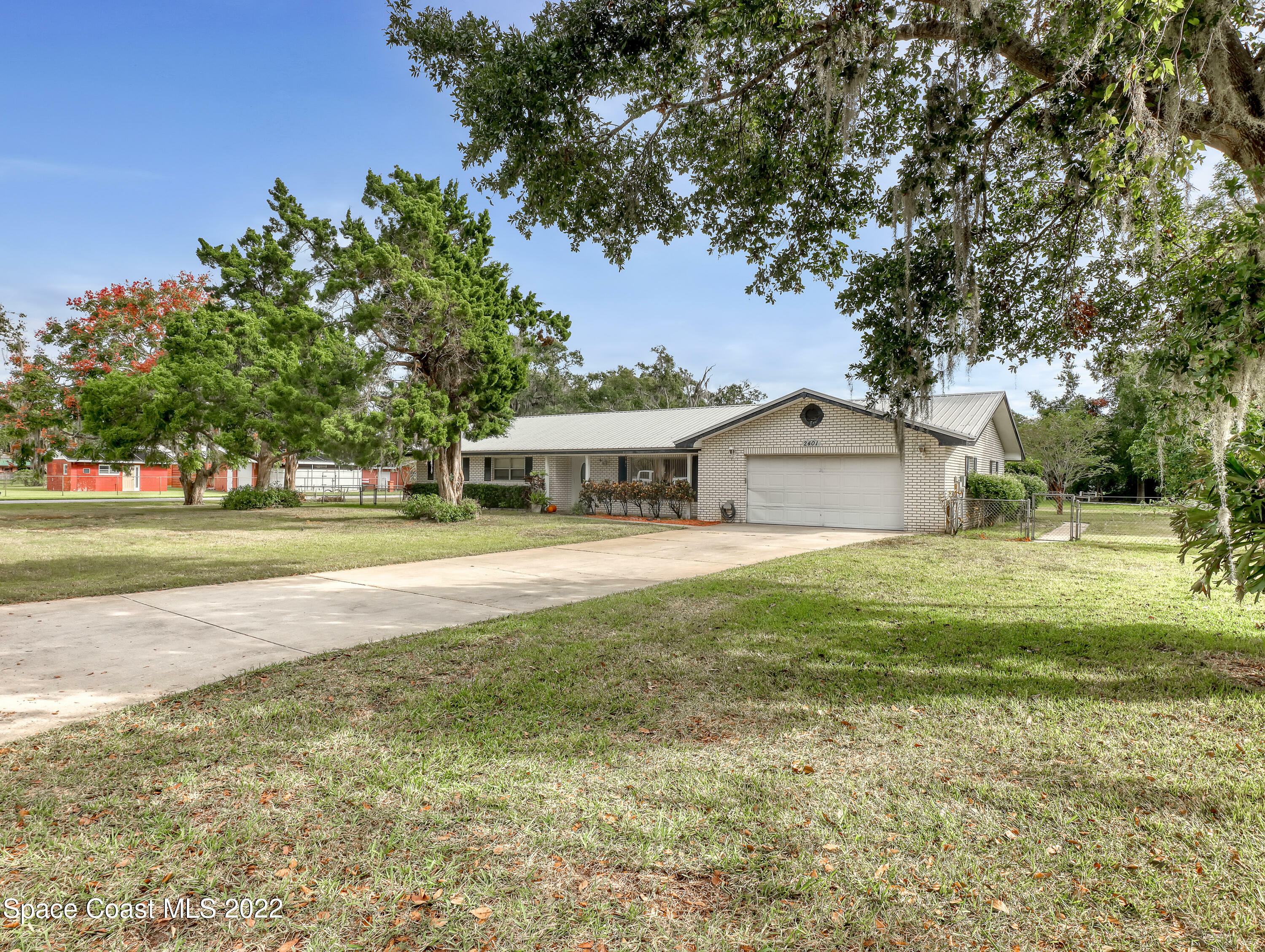 Property Photo:  2401 Broadway Avenue  FL 32754 