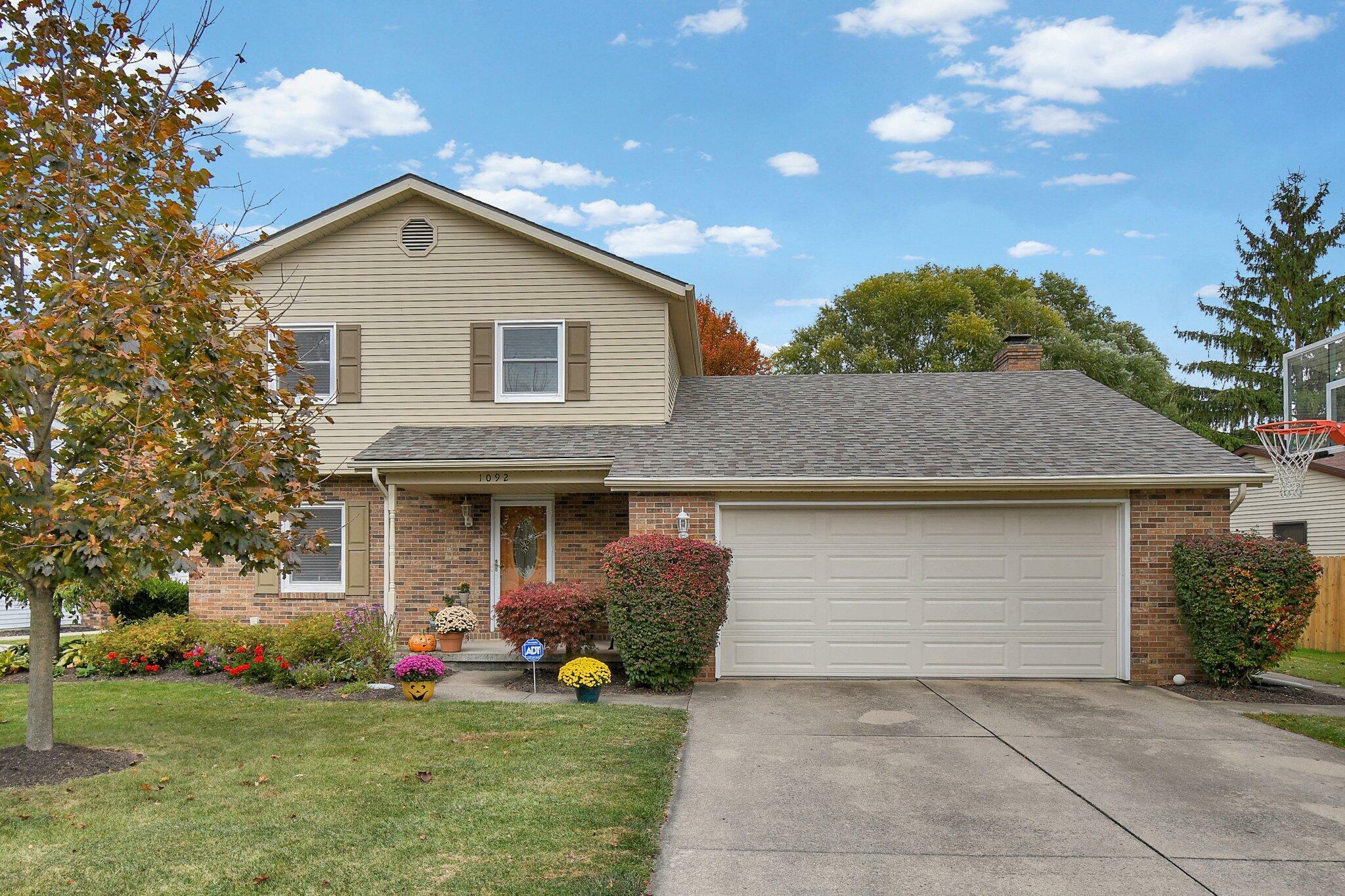 Property Photo:  1092 Fairfield Drive  OH 43040 