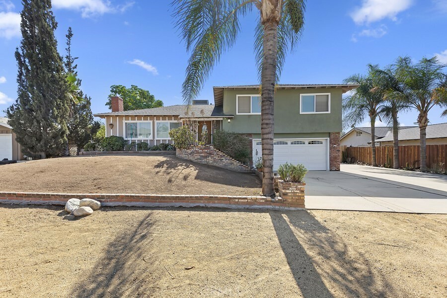 Property Photo:  1472 Hilltop Lane  CA 92860 