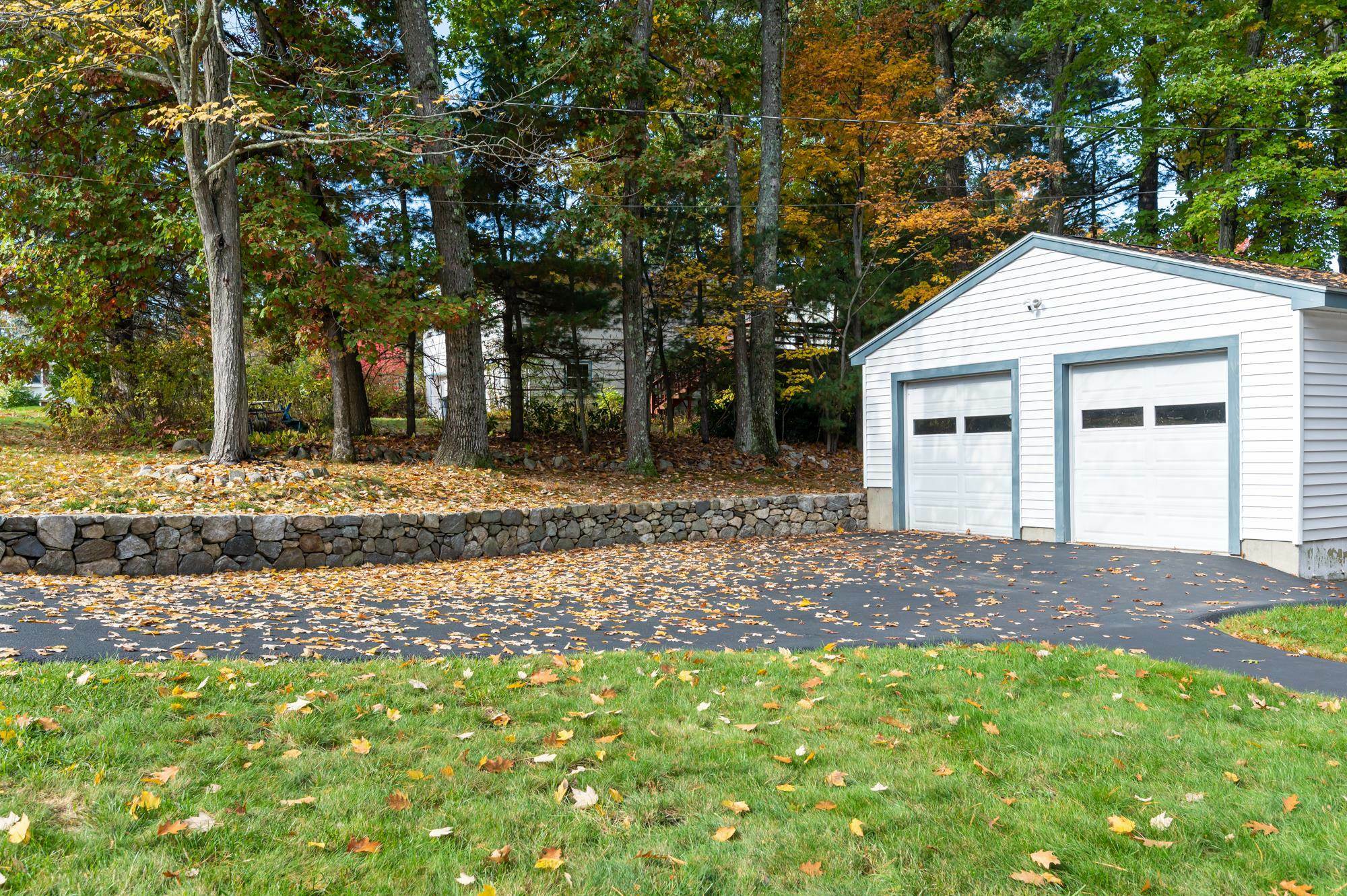 Property Photo:  93 Langholm Drive  NH 03062 