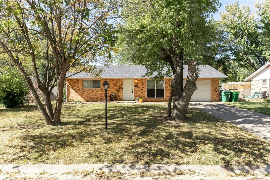 Property Photo:  704 Hinshaw Drive  AR 72762 