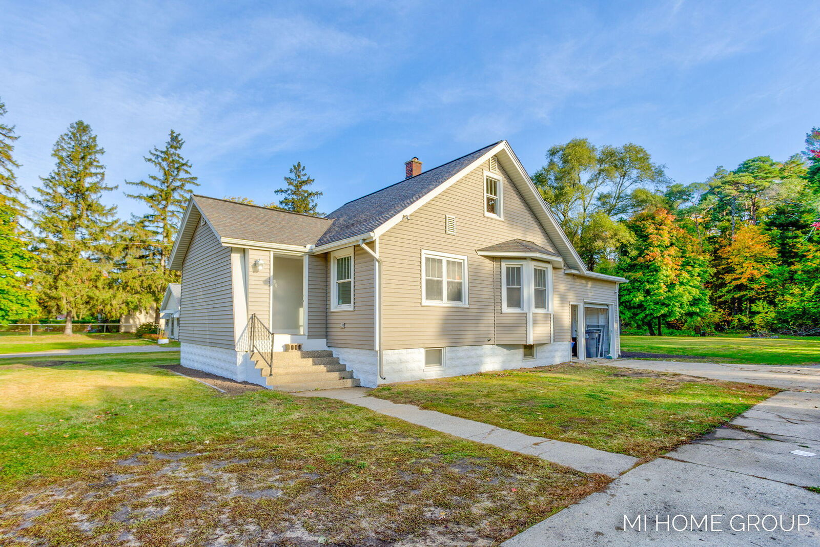 Property Photo:  637 Butternut Drive  MI 49424 