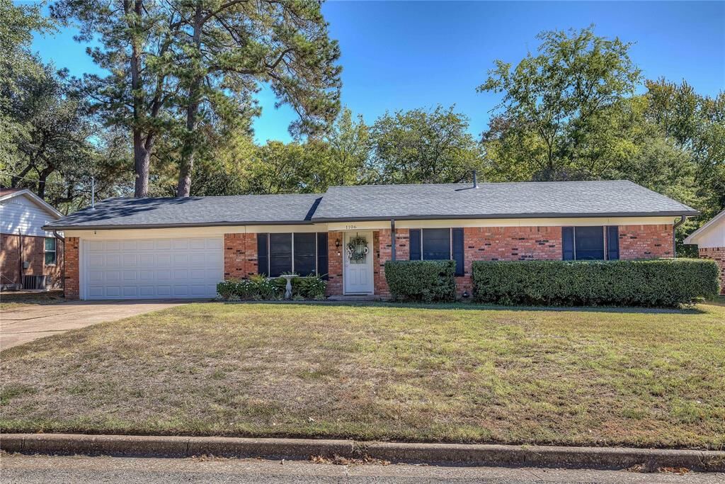 Property Photo:  1106 Carter Street  TX 75482 