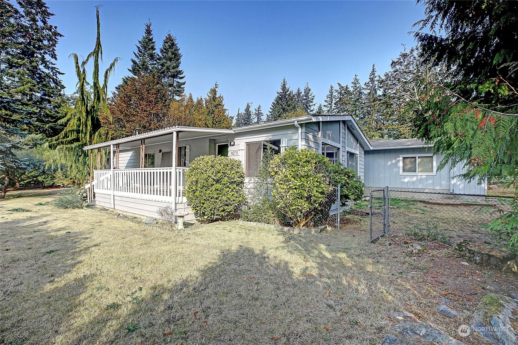 Property Photo:  1427 Lakewood Drive  WA 98282 