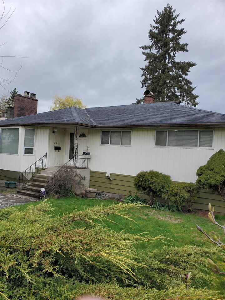 2261 Hawthorne Avenue — photo 1