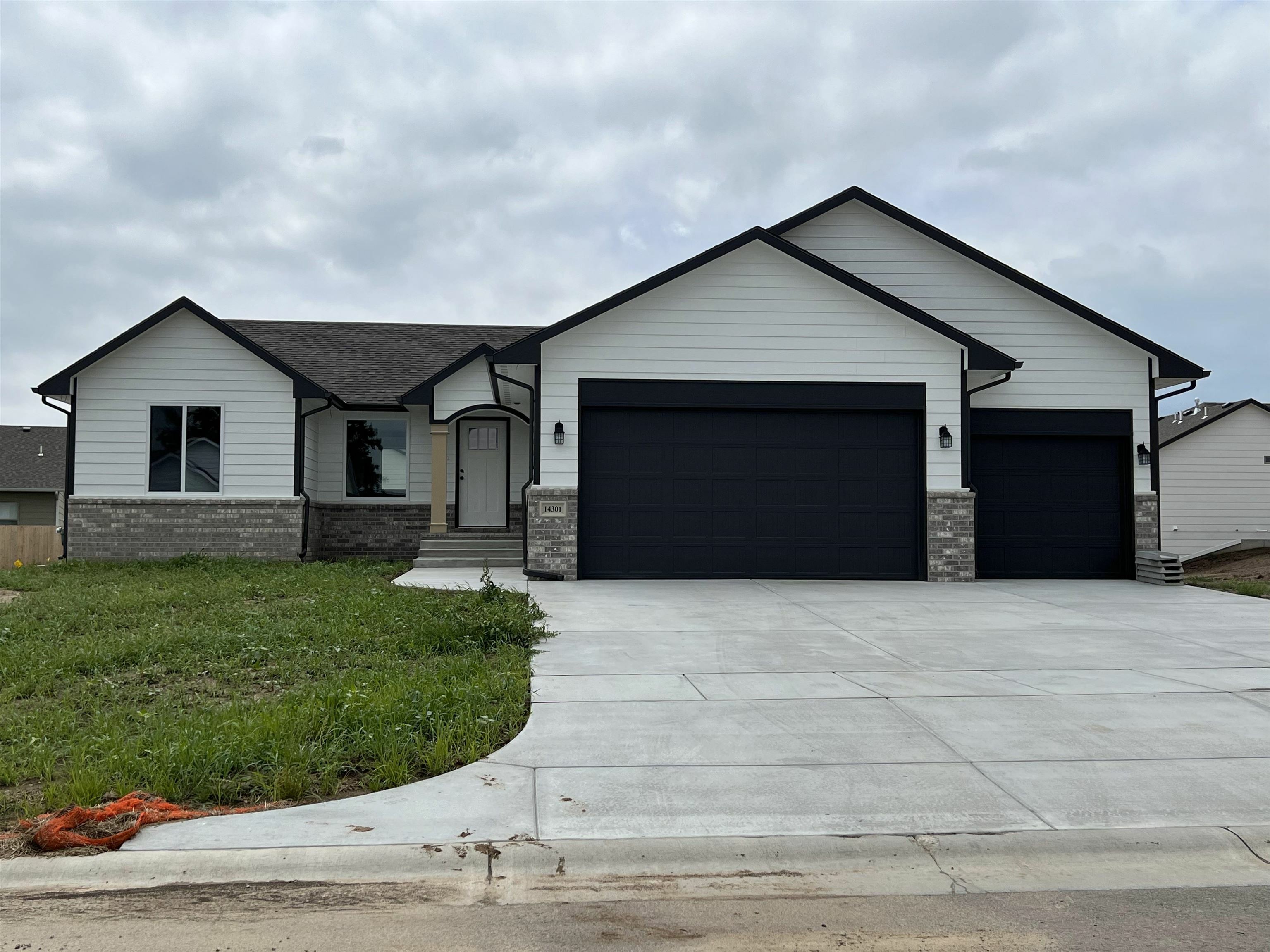 Property Photo:  14301 W Ridgepoint St  KS 67235 