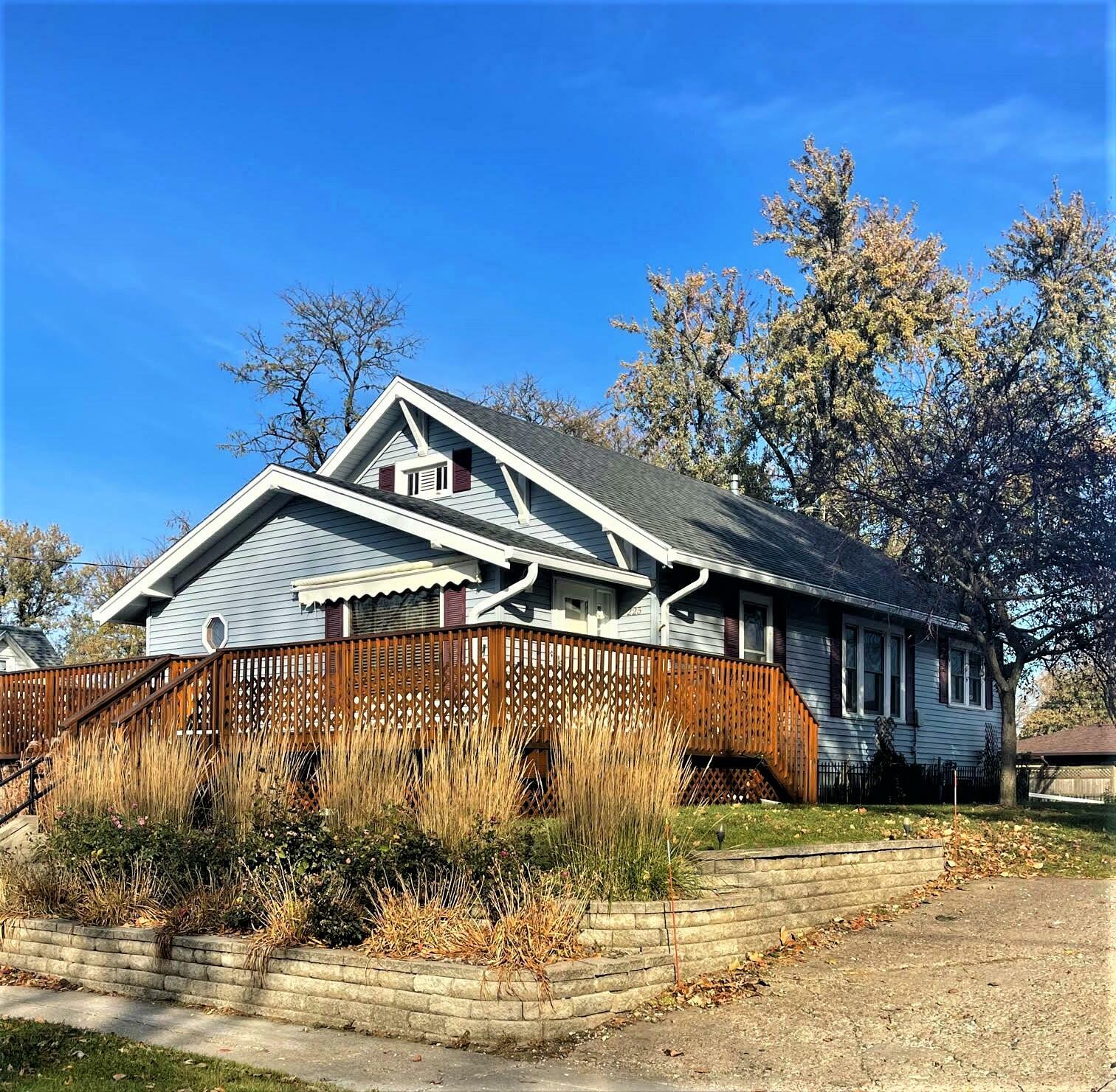 Property Photo:  225 SW 4th Street  IA 50212 