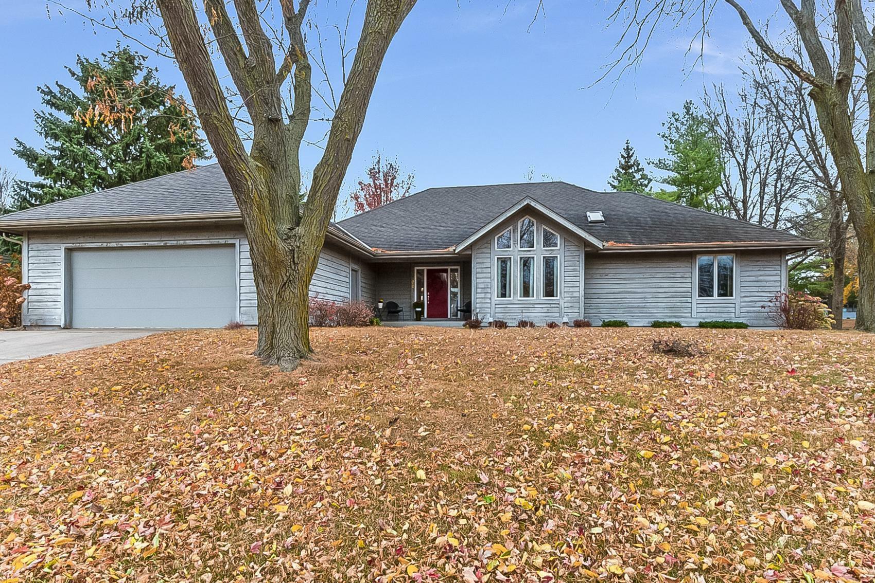 Property Photo: 700 Eklund Court MN 55057