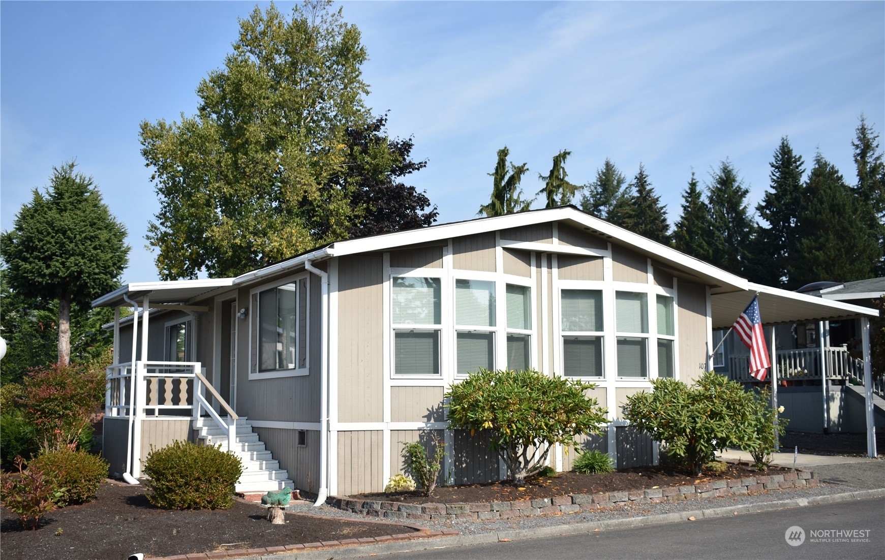 Property Photo:  1427 100th Street SW 107  WA 98204 