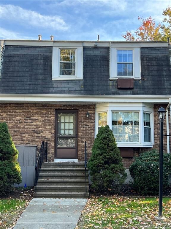 Property Photo:  55 Janet Circle 4  CT 06606 