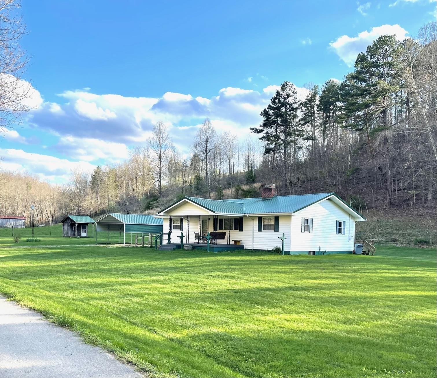 Property Photo:  134 Hilton Road  KY 41121 
