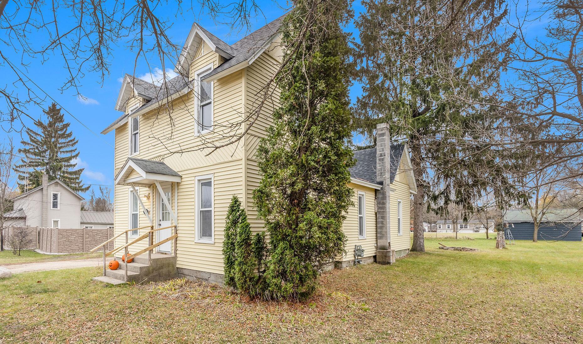 Property Photo: 419 Orton Street MI 49329