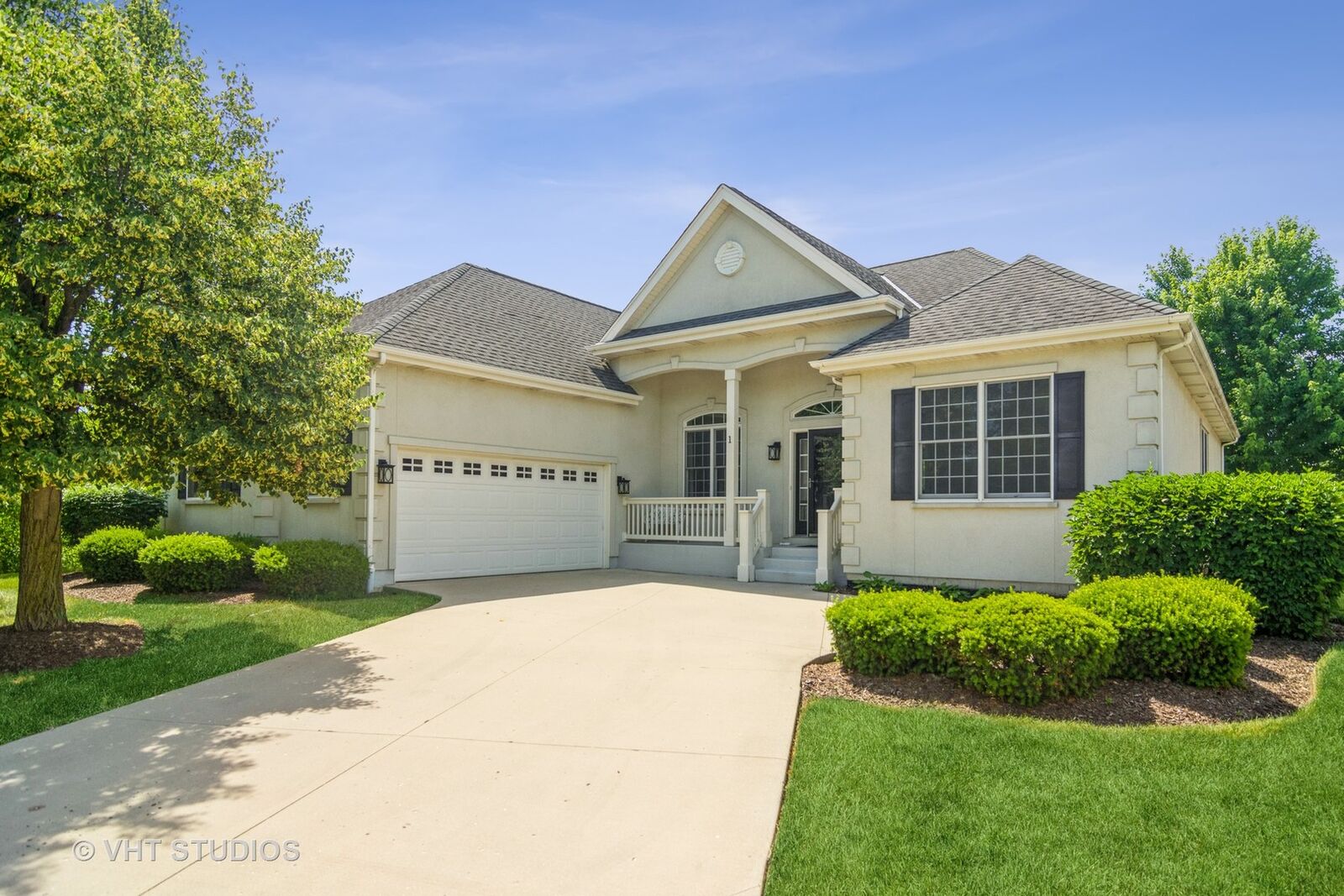 Property Photo: 1 Joshua Court IL 60010