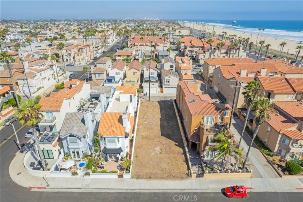 Property Photo: 114 21st Street CA 92648