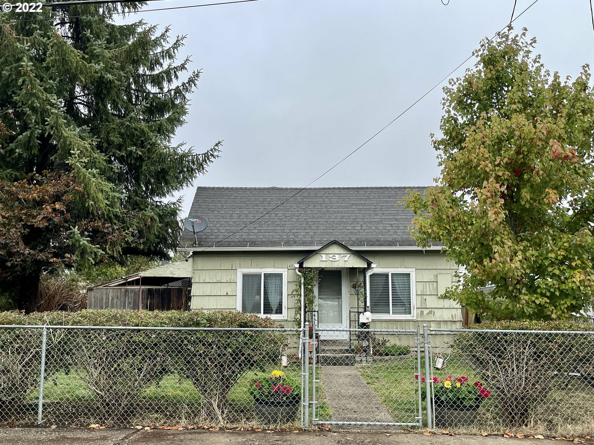 137 SW Jefferson St  Sheridan OR 97378 photo