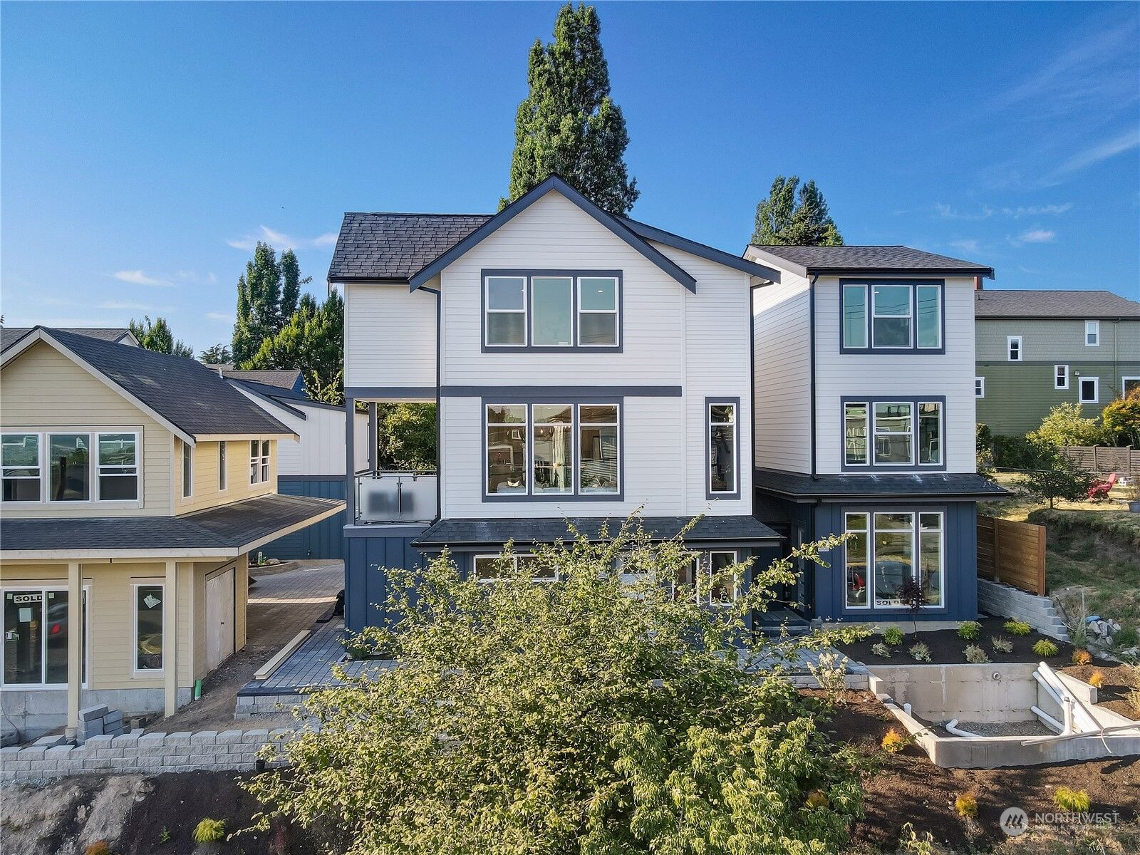 Property Photo:  1606 E Alder Street  WA 98122 