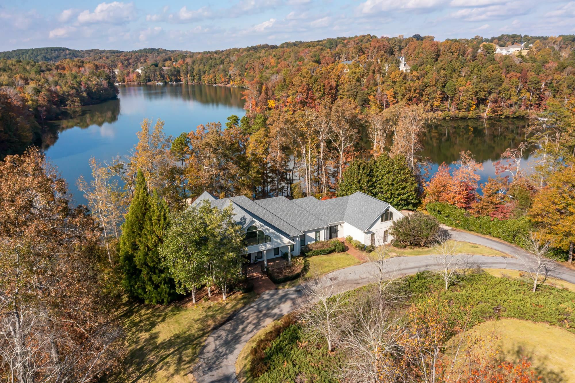 Property Photo:  392 Country Oak Road  SC 29323 