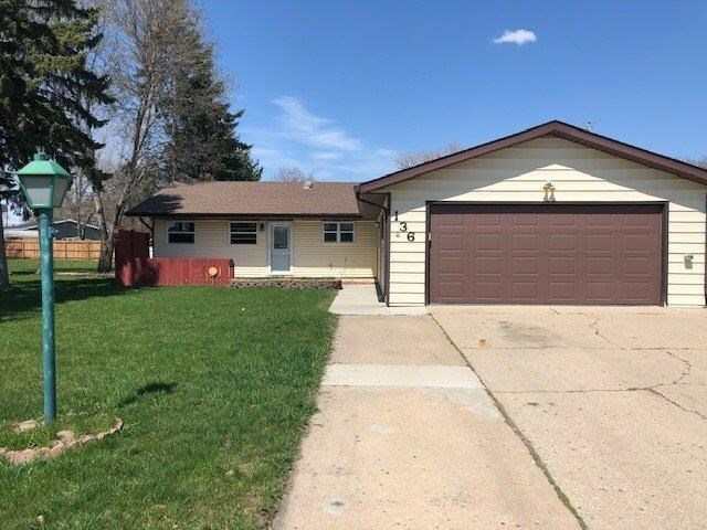 Property Photo: 136 25th St SW ND 58701