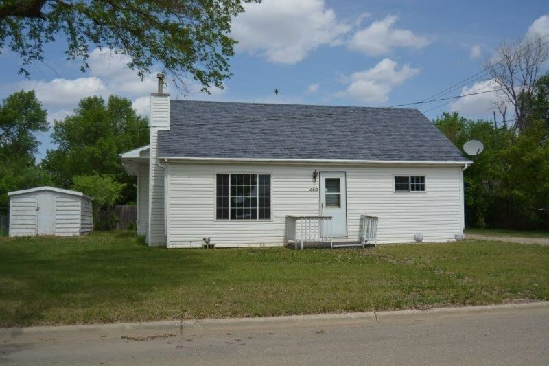 Property Photo:  206 3rd St NW  ND 58761 