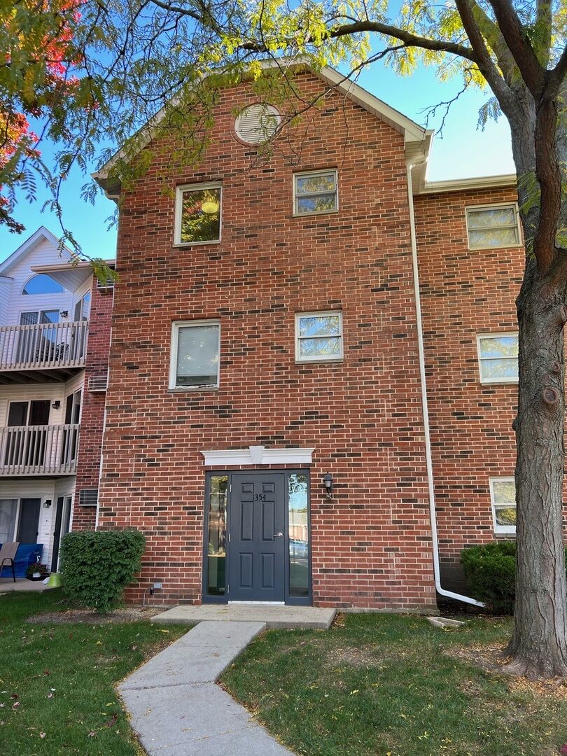 Property Photo: 1354 Cunat Court 2C IL 60156