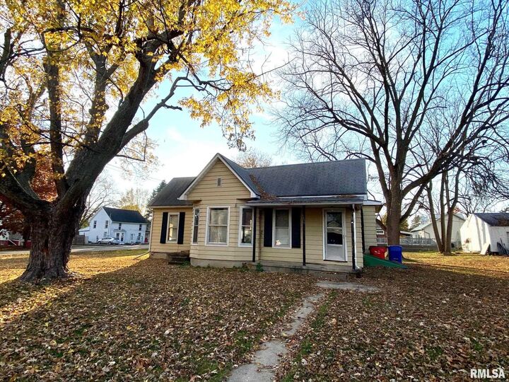 701 W Mound Street  Elmwood IL 61529 photo