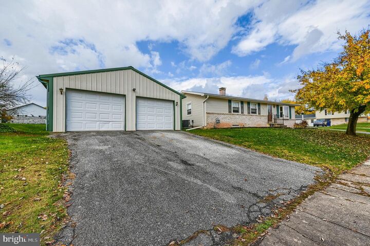 101 Delwood Drive  Dover PA 17315 photo