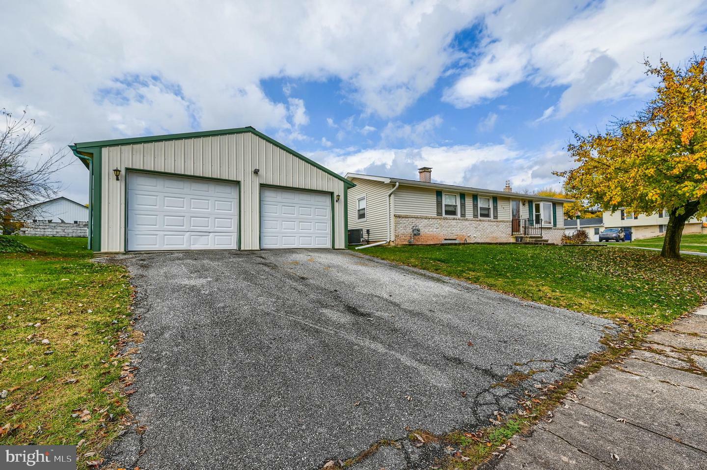 Property Photo:  101 Delwood Drive  PA 17315 