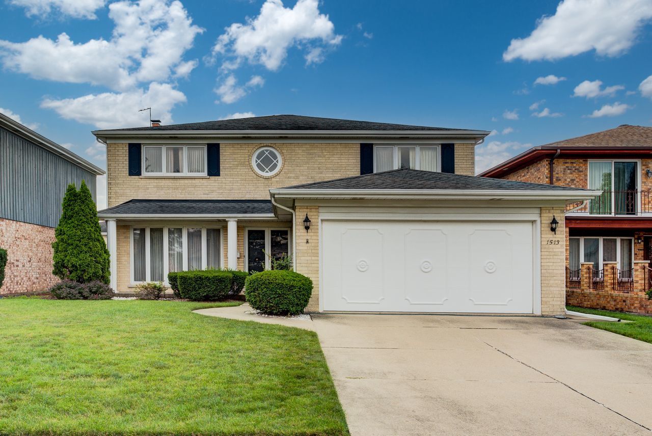 Property Photo: 1513 Greendale Avenue IL 60068