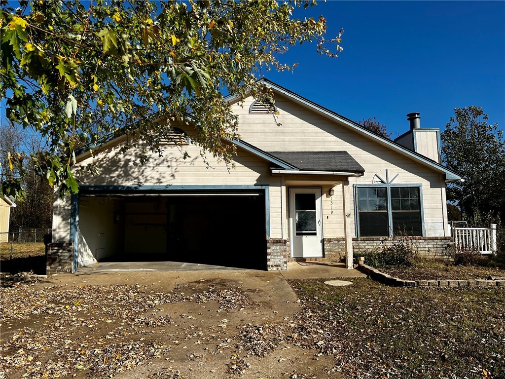 Property Photo:  1319 W Lela Street  AR 72758 