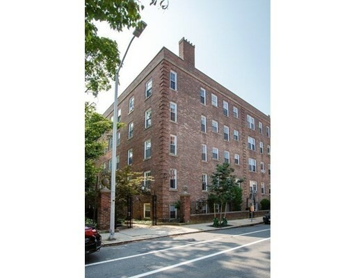 Property Photo:  16 Chauncy 10  MA 02138 