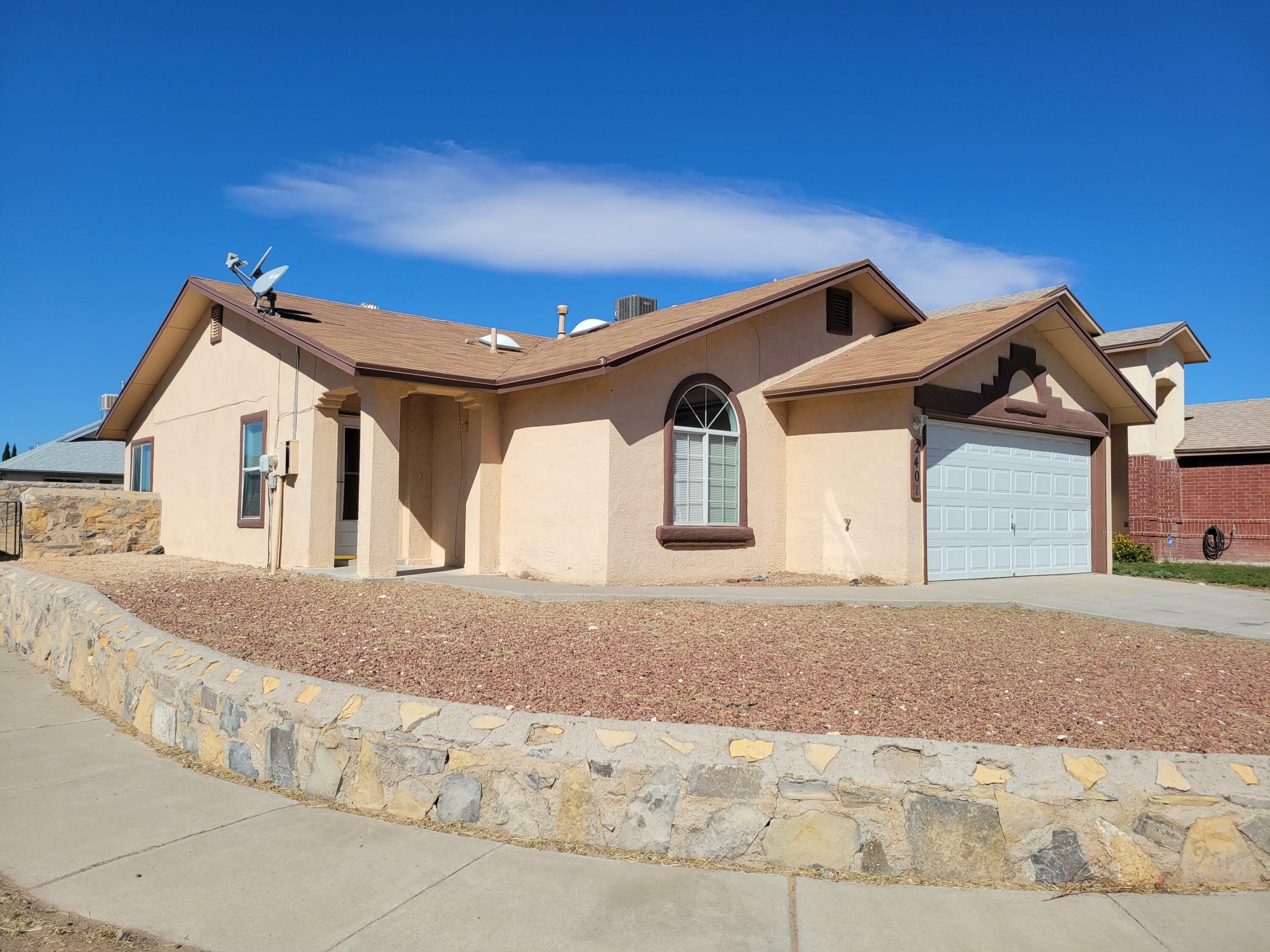 Property Photo: 2401 Tierra Gris Way TX 79938