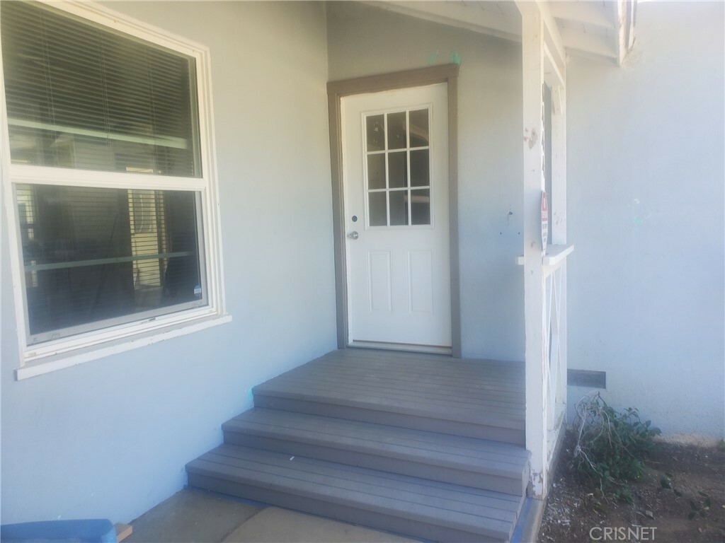 Property Photo:  1444 W Ivesbrook Street  CA 93534 