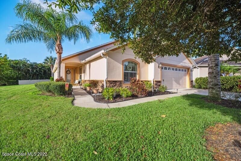 Property Photo: 692 Hollow Glen Drive FL 32780
