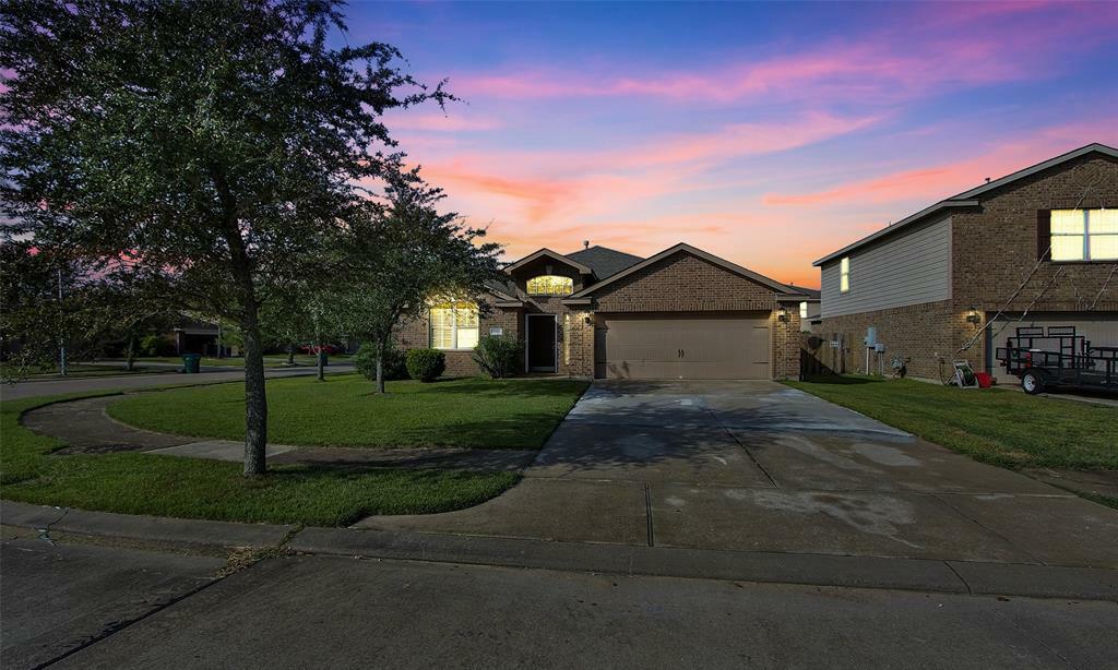 Property Photo:  9918 Onyx Trail Drive  TX 77583 