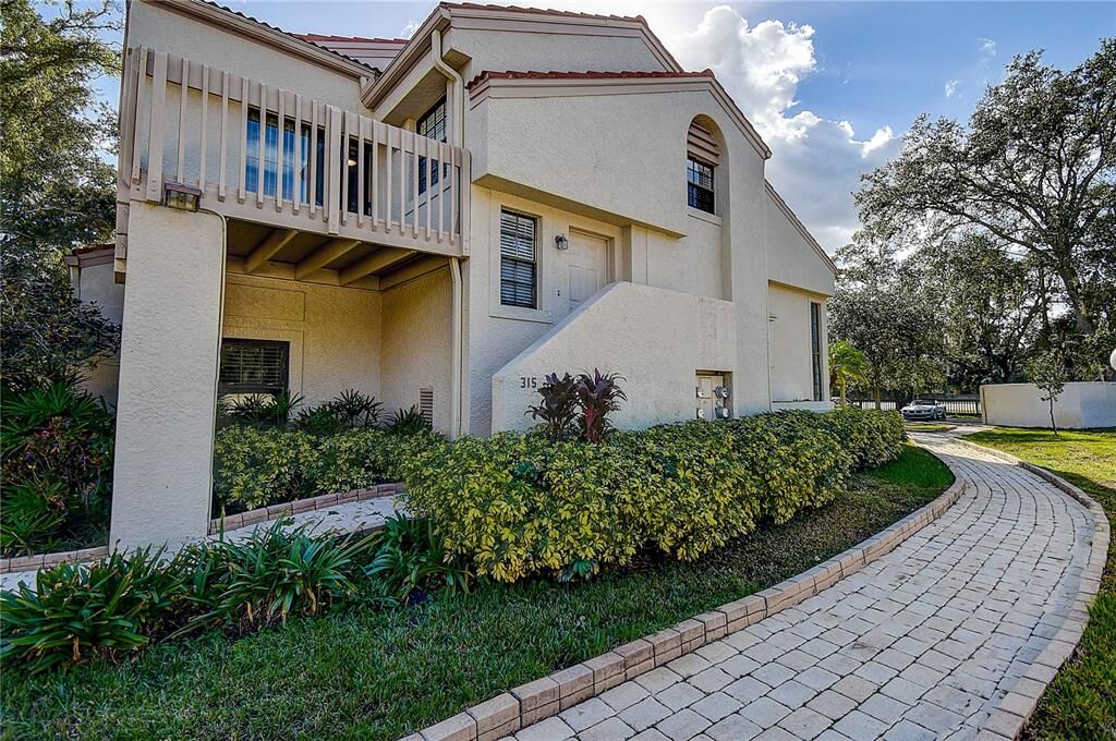 Property Photo:  315 Los Prados Drive 315  FL 34695 