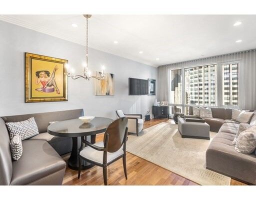 Property Photo:  500 Atlantic Ave 18E  MA 02210 