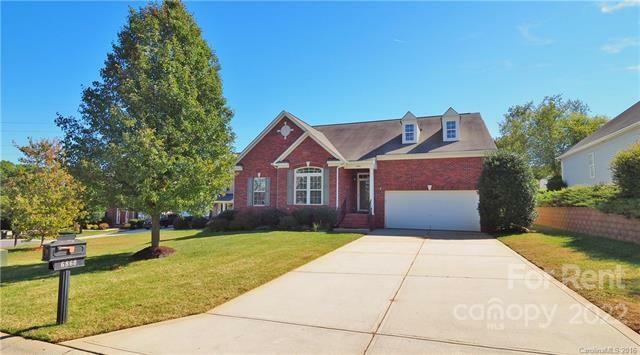 Property Photo:  6860 Lakecrest Court  NC 28037 