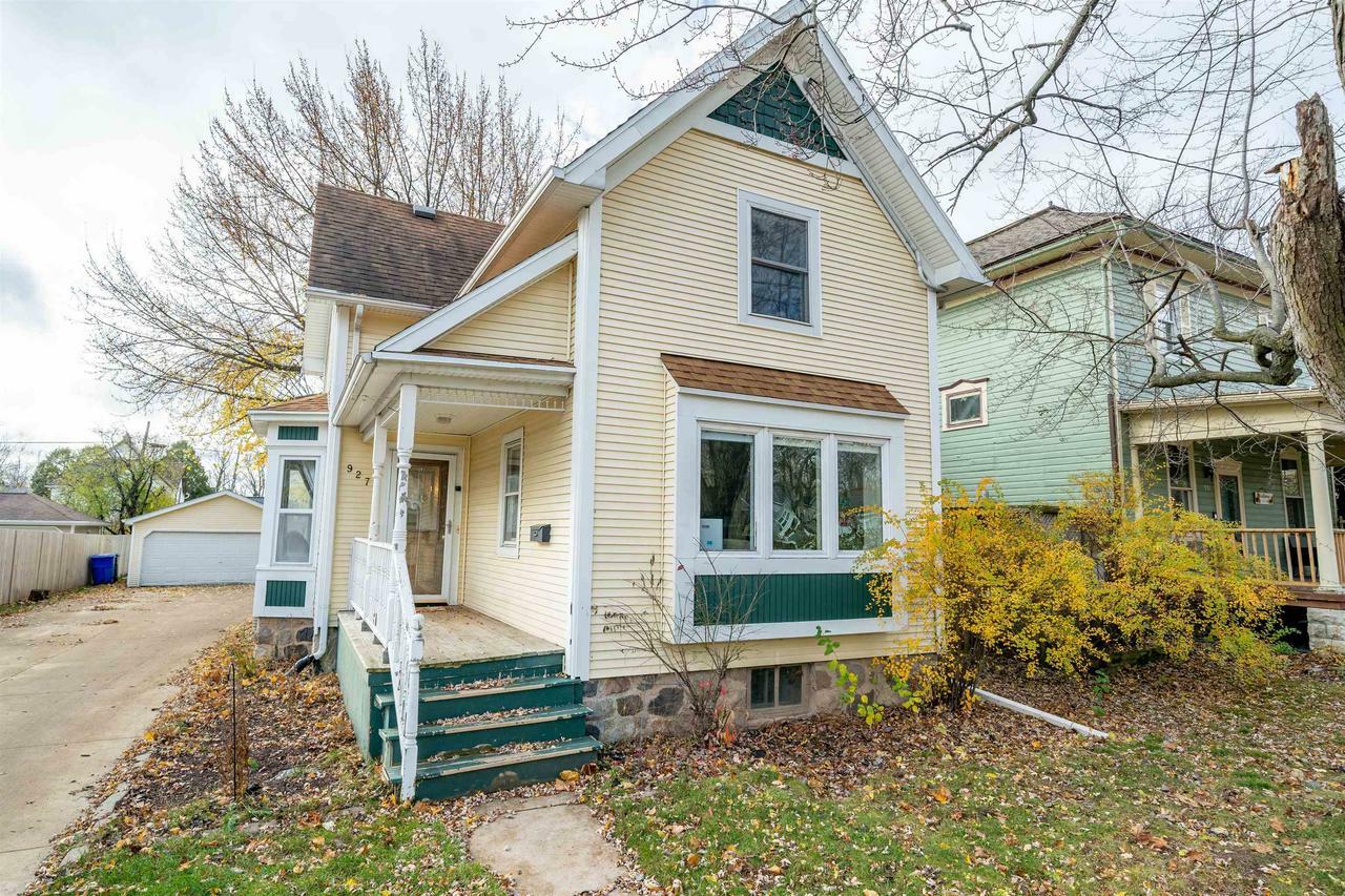 Property Photo:  927 West Lorain Street  WI 54914 