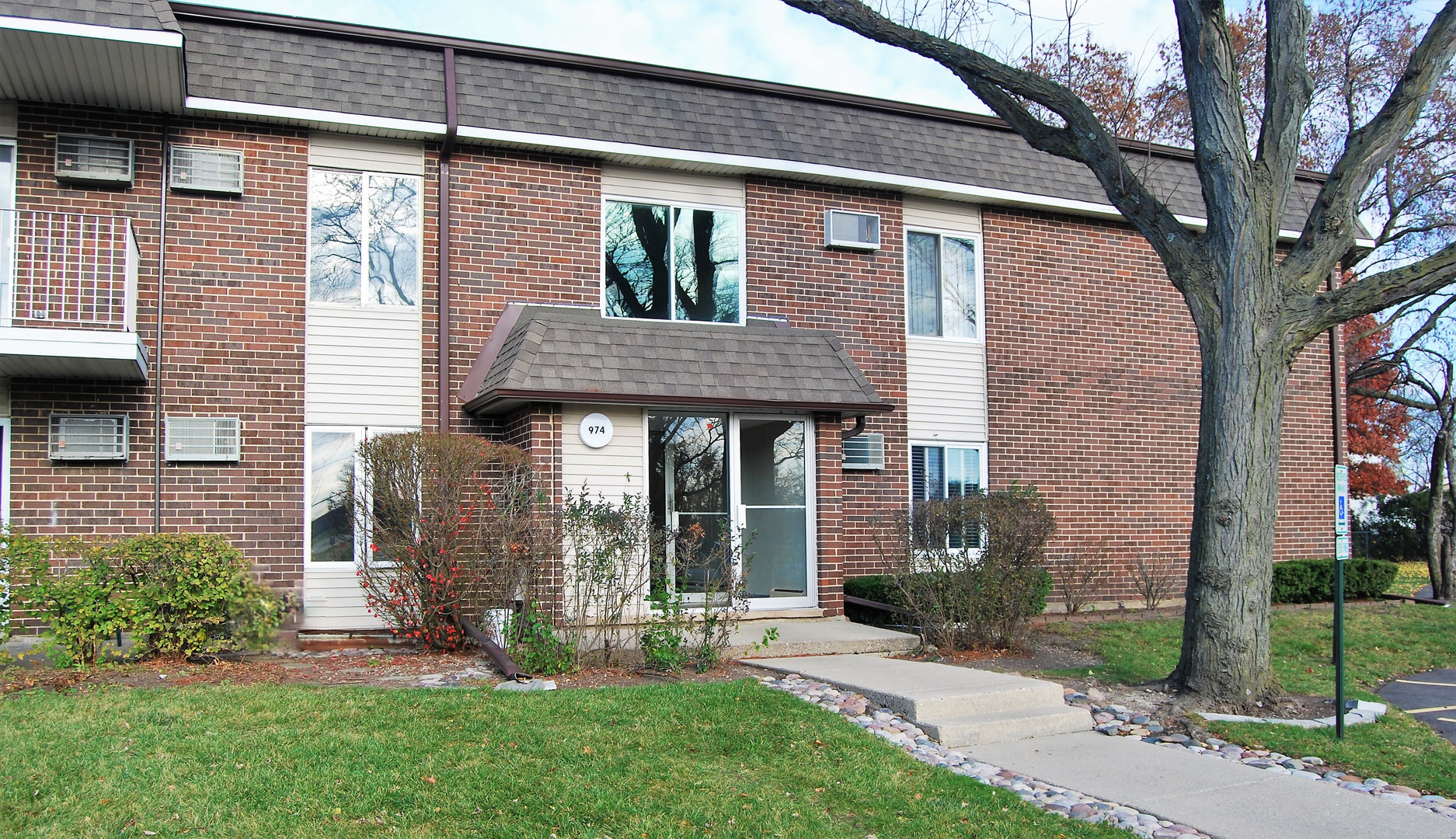 Property Photo:  974 Thornton Lane 209  IL 60089 