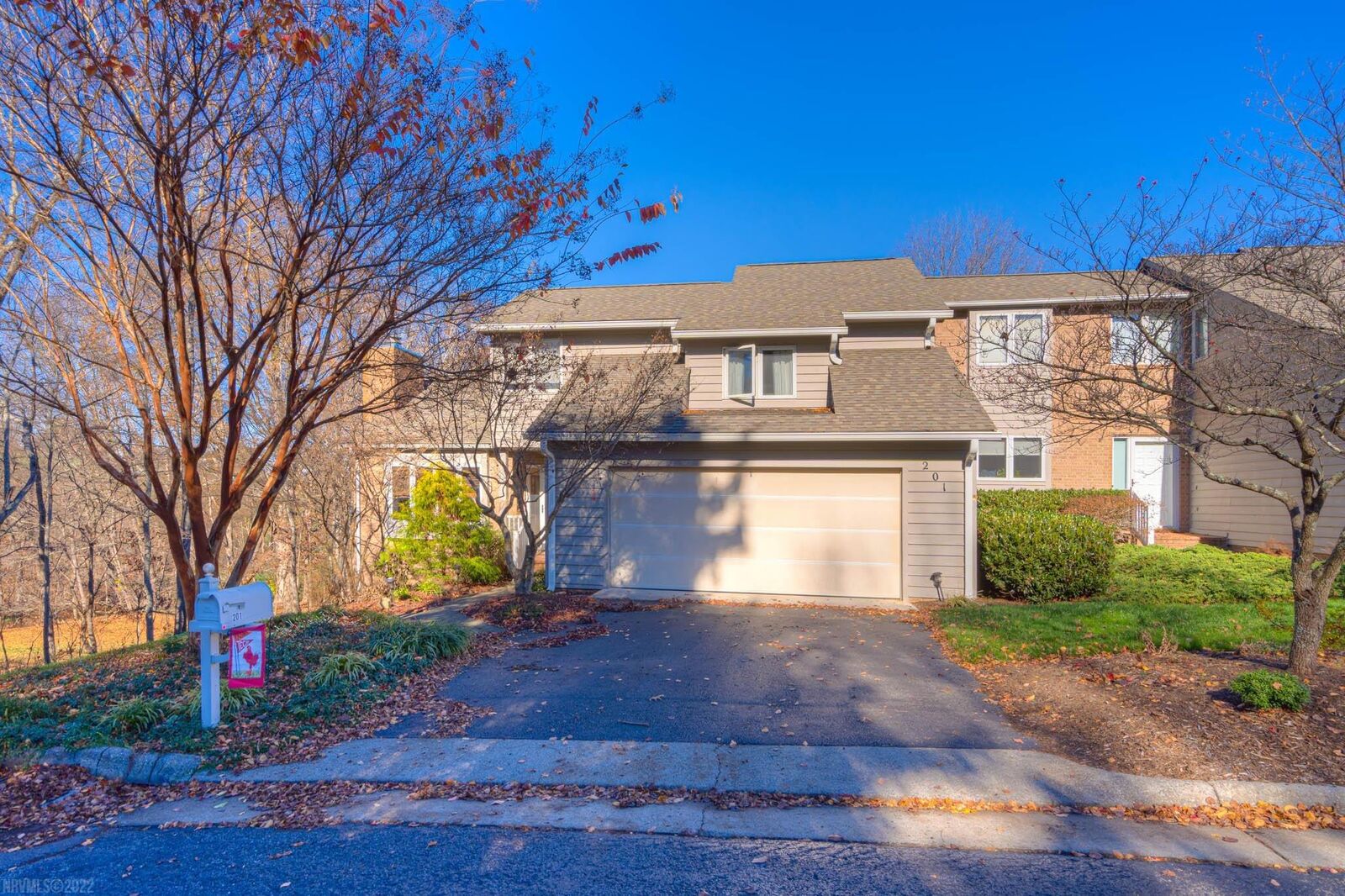 Property Photo:  201 Woods Edge Court  VA 24060