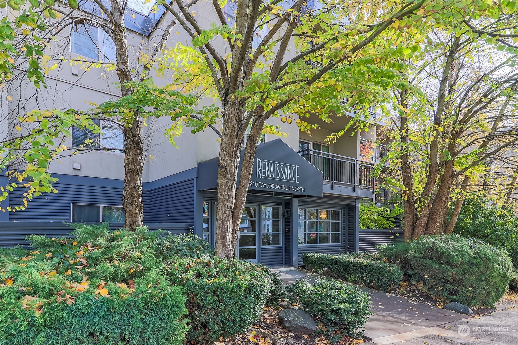 Property Photo:  810 Taylor Avenue N 127  WA 98109 
