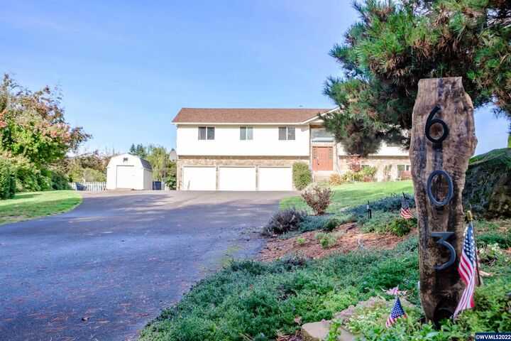 6036  Barcelona Dr SE  Salem OR 97317 photo