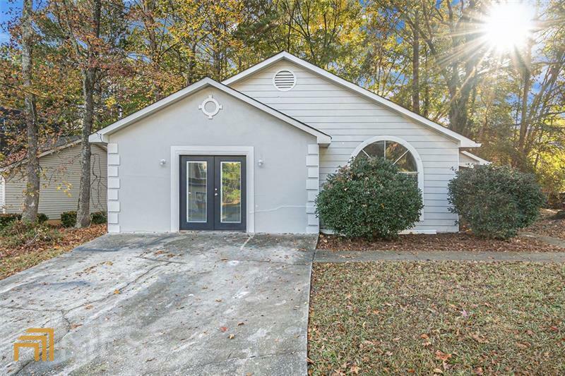 Property Photo: 3596 Six Oaks Court GA 30034