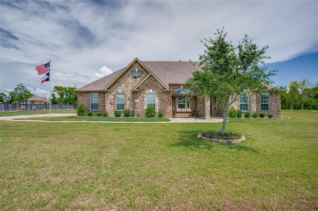 Property Photo: 6302 Circle Back Road TX 77523