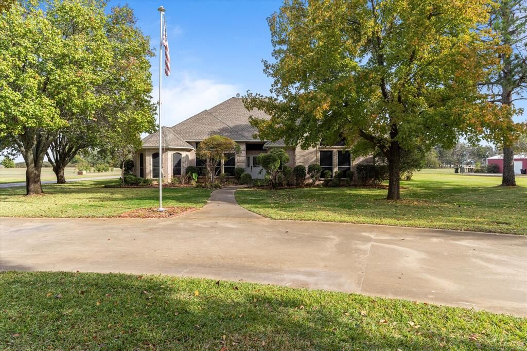 Property Photo:  10116 Copeland Place  TX 76258 