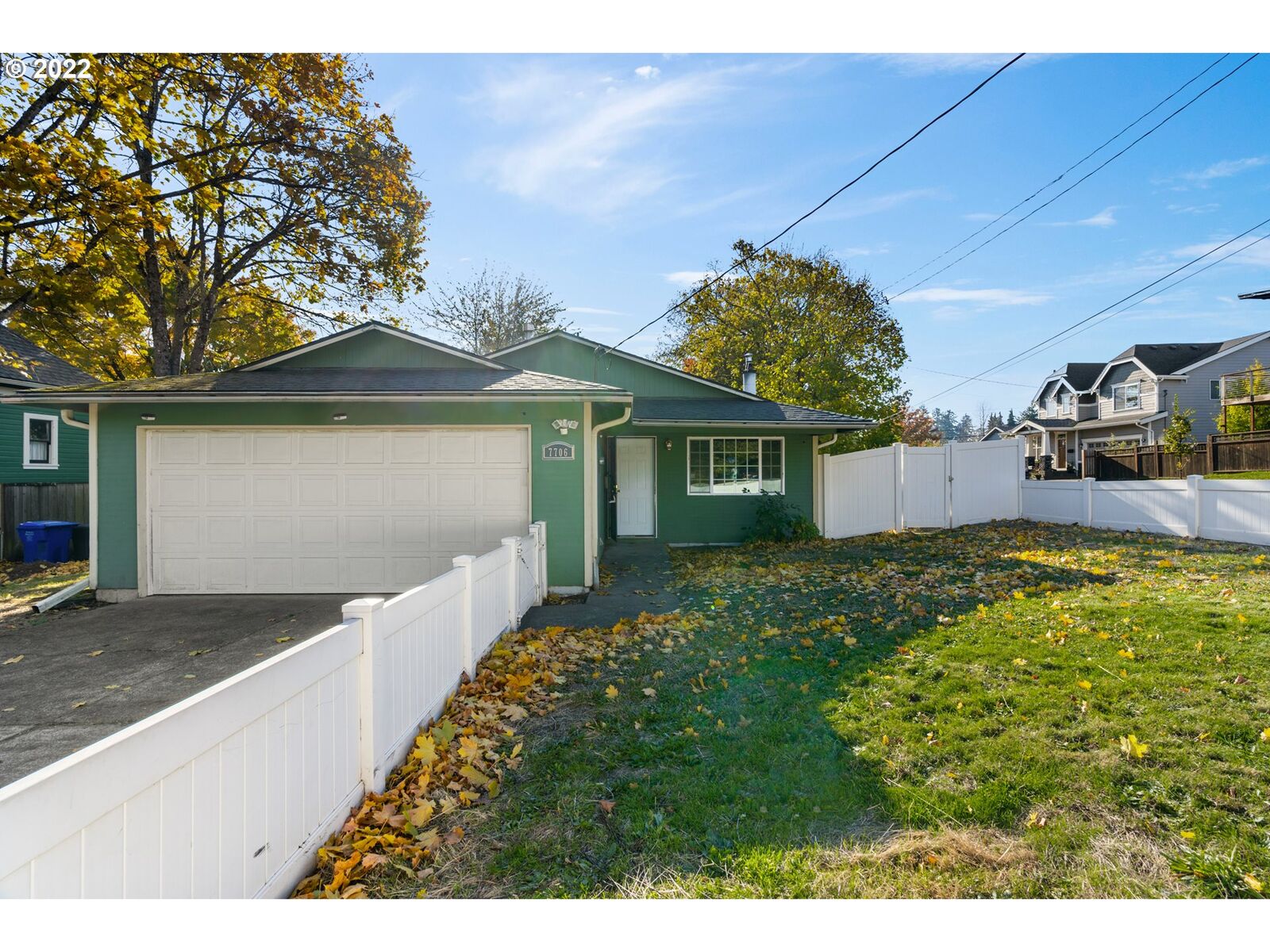 Property Photo: 7706 SE Clay St OR 97215