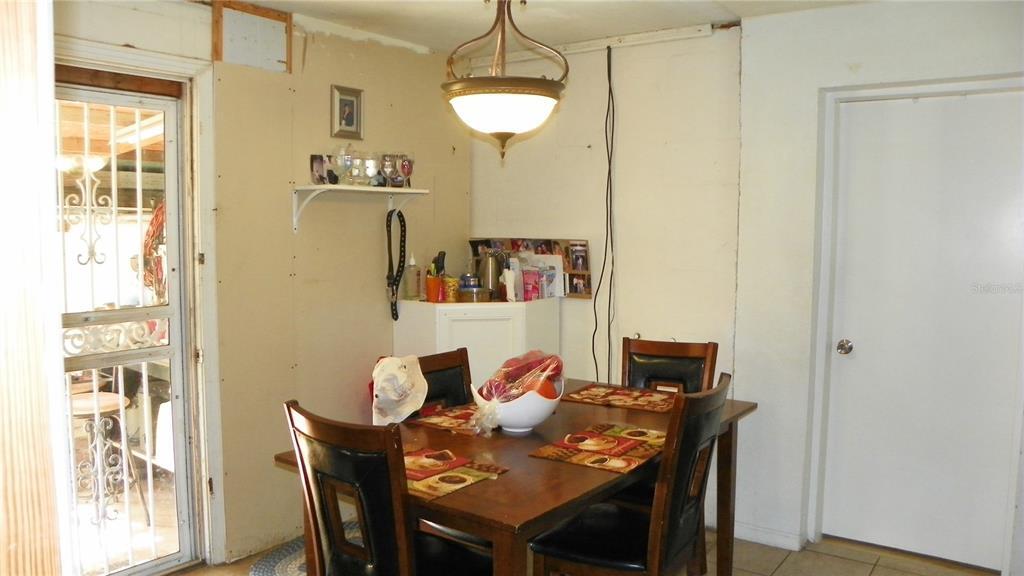 Property Photo:  808 Catherine Avenue  FL 32117 