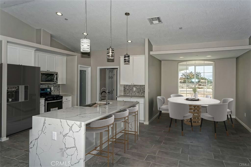 Property Photo:  11170 E Avenue  CA 92345 