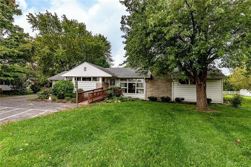 Property Photo: 1735 N Barron Street OH 45320